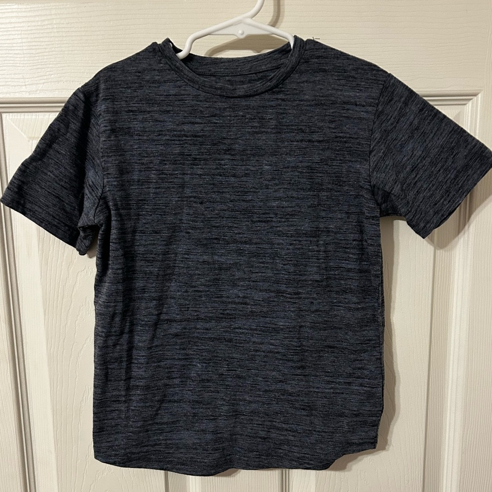 Boys First Wave Dark Gray/Blue Short Sleeve T-Shirt, Size 6/7
